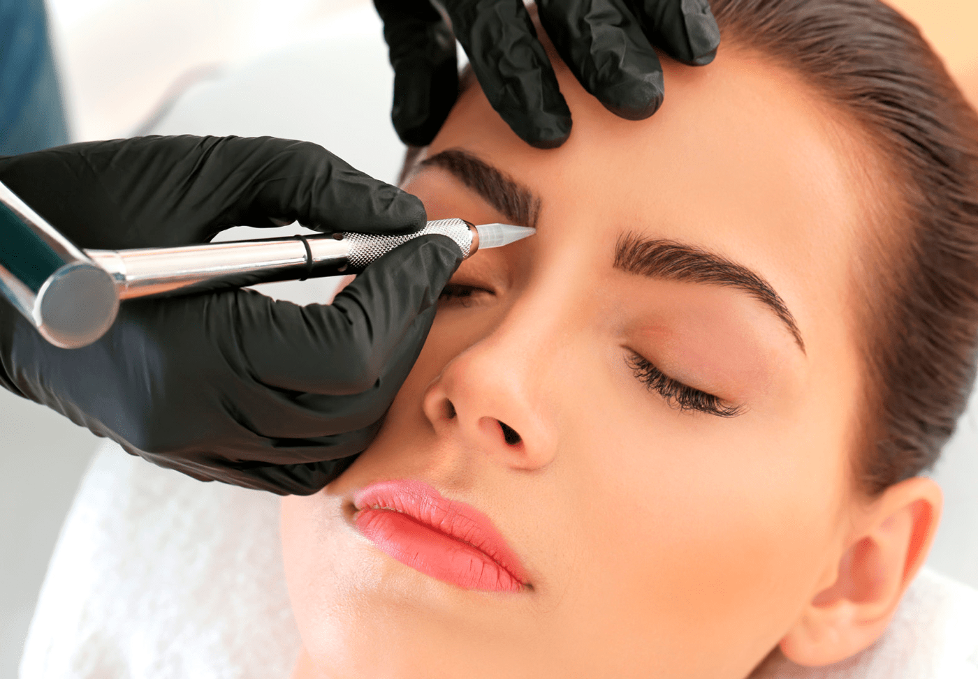 Microblading de cejas | Por qué ofrecer este tratamiento en tu centro